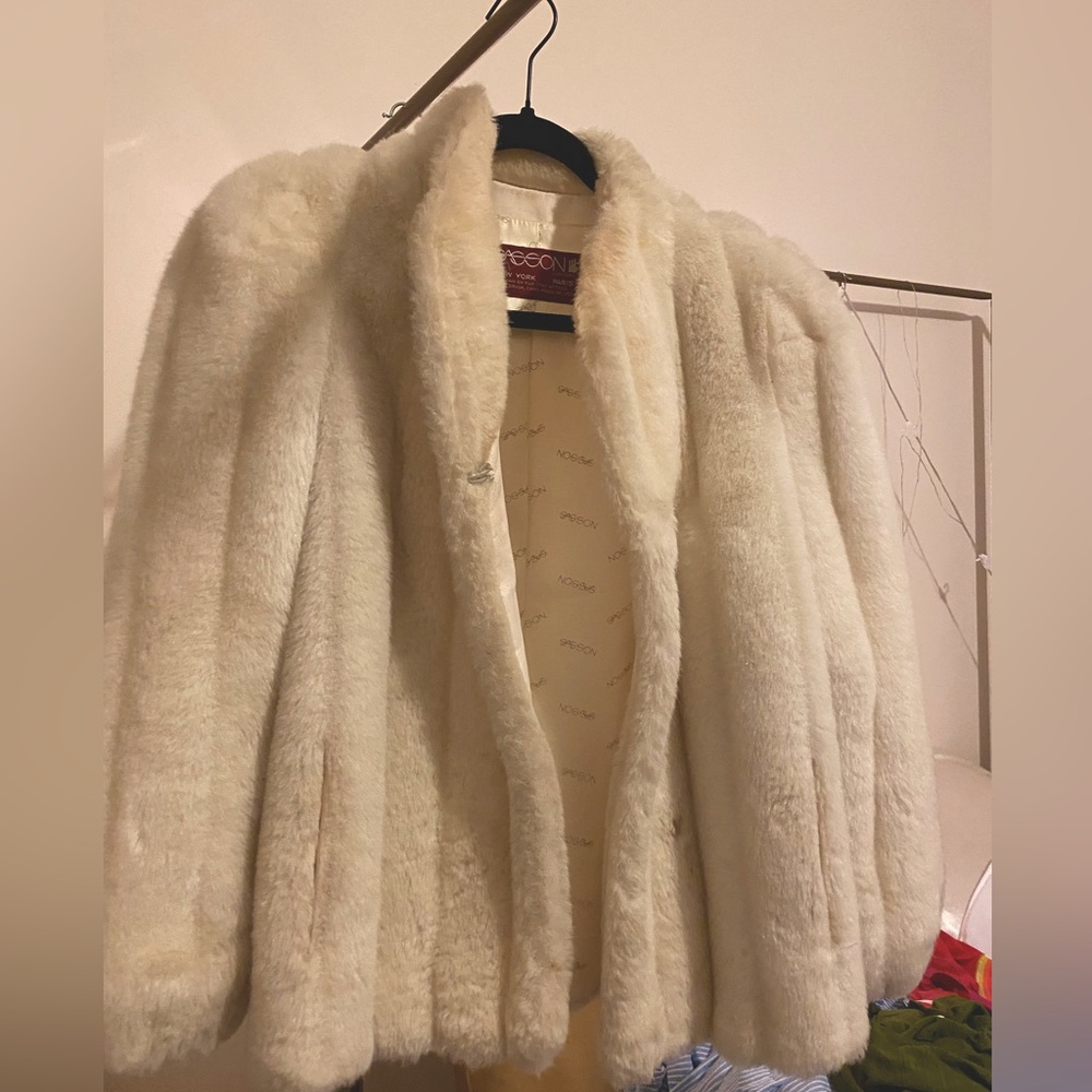 Vintage faux fur jacket in great condition!